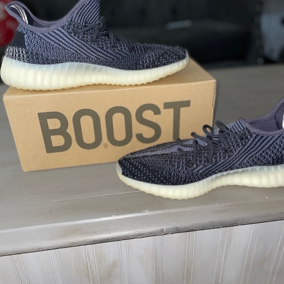 Adidas Carbon Yeezy Boost 350 V2 main image 4